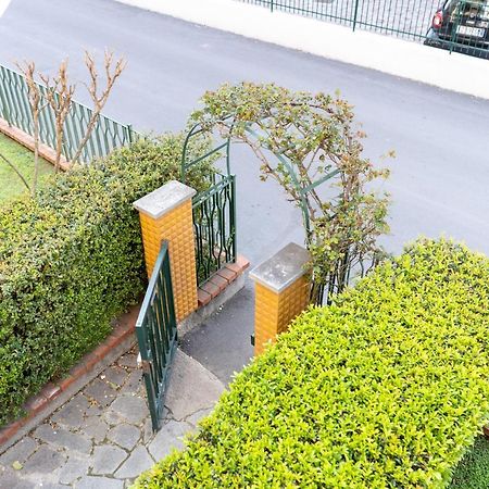 Апартаменти Pietra Ligure Downtown Convenience -Free Parking Екстер'єр фото