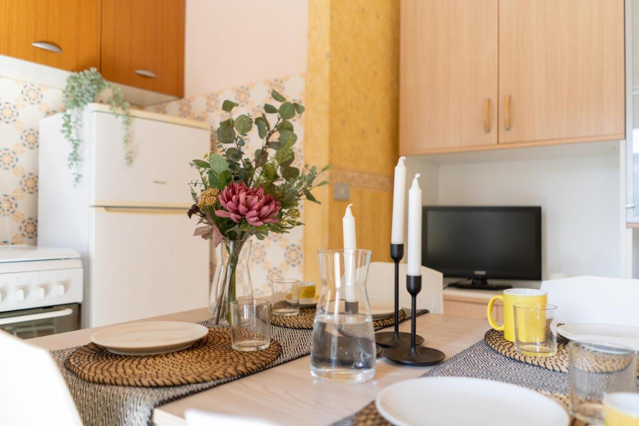 Апартаменти Pietra Ligure Downtown Convenience -Free Parking Екстер'єр фото