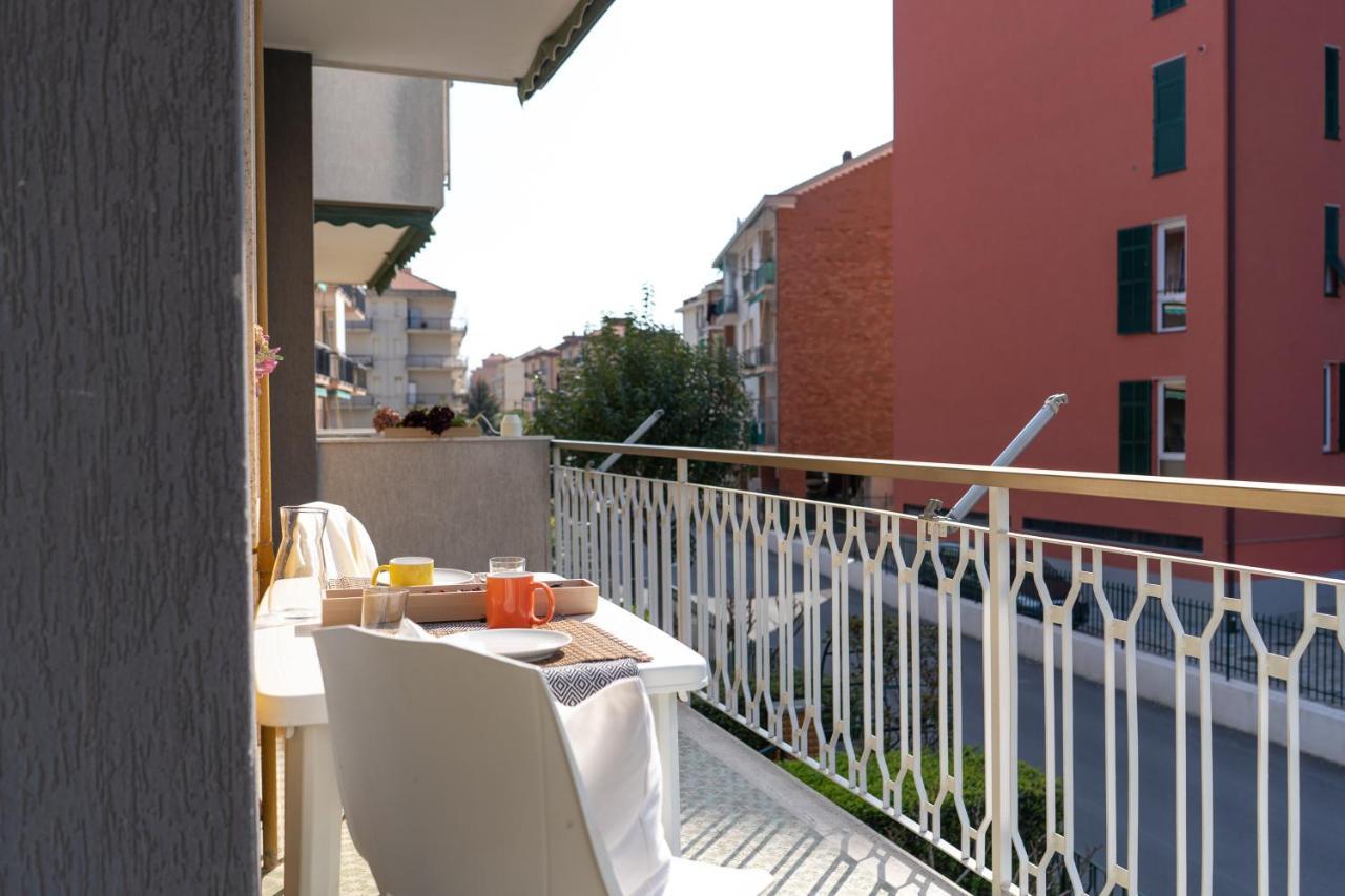 Апартаменти Pietra Ligure Downtown Convenience -Free Parking Екстер'єр фото