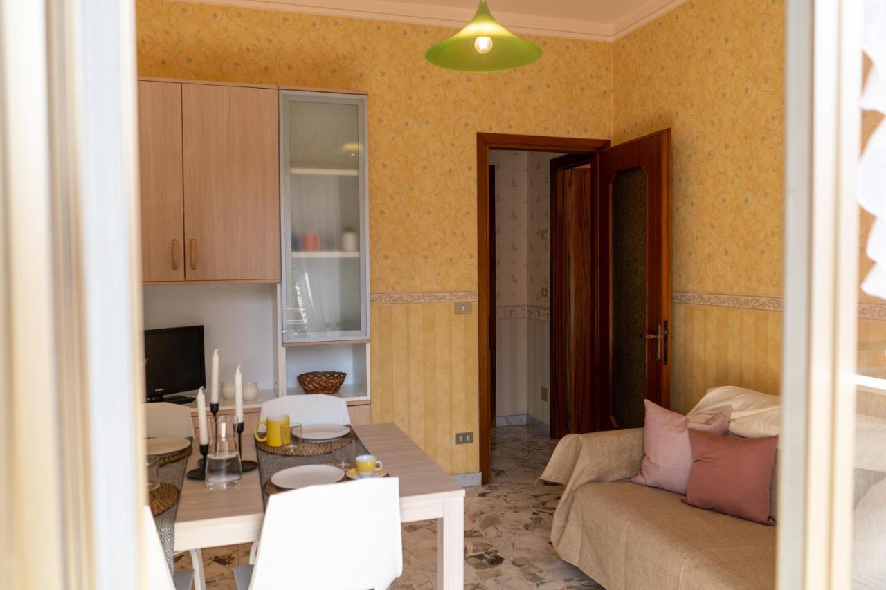Апартаменти Pietra Ligure Downtown Convenience -Free Parking Екстер'єр фото