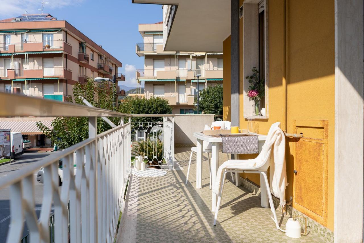 Апартаменти Pietra Ligure Downtown Convenience -Free Parking Екстер'єр фото