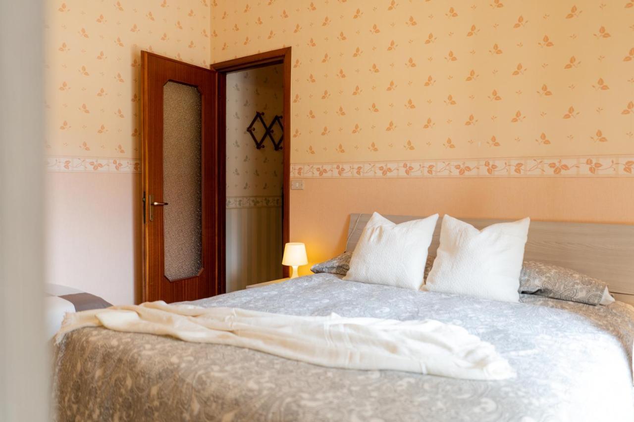 Апартаменти Pietra Ligure Downtown Convenience -Free Parking Екстер'єр фото